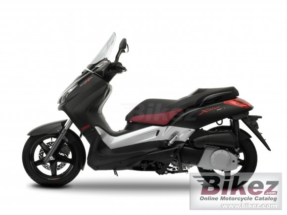 Yamaha Black X-Max 250