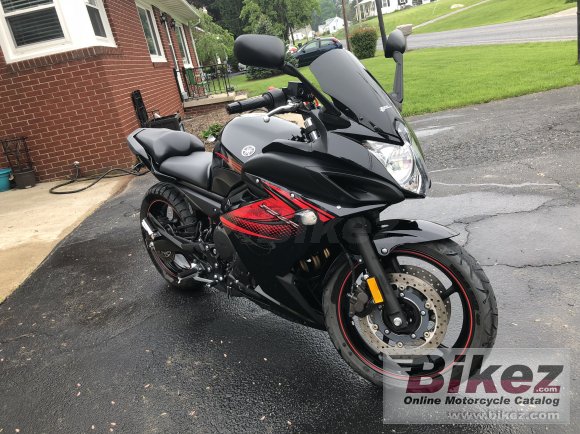 Yamaha FZ6R