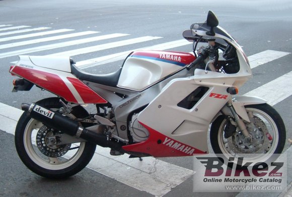 Yamaha FZR 1000