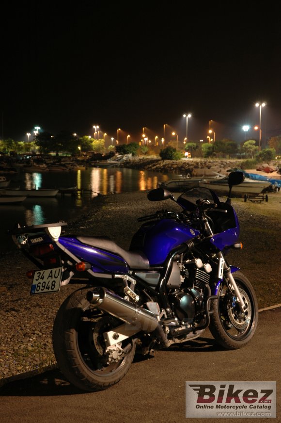 Yamaha FZS 600 Fazer