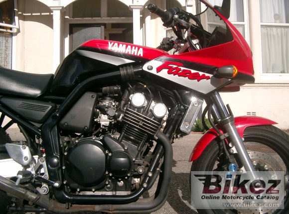 Yamaha FZS 600 Fazer