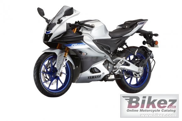 Yamaha R15M