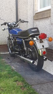 Yamaha_RD_250_%285-speed%29_1974