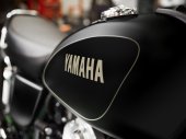 Yamaha_SR400_2017