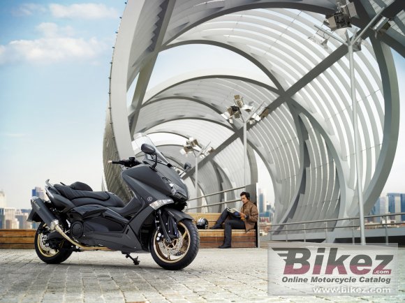 Yamaha TMAX Black Max