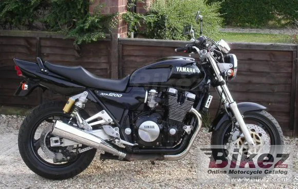 Yamaha XJR 1200